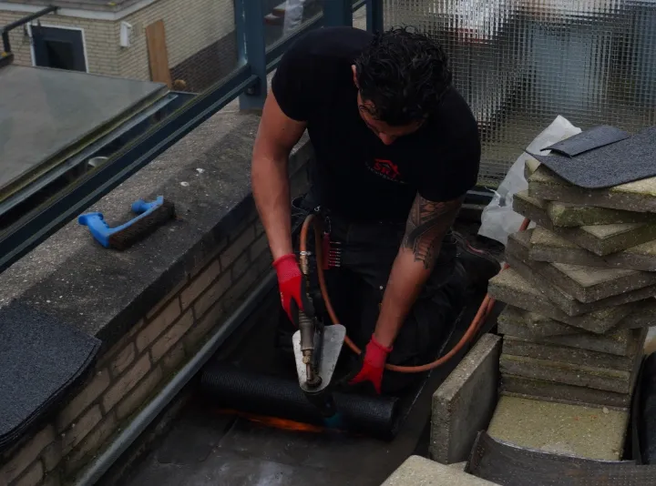 Balkon dak renovatie met bitumen